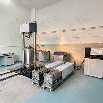 Large-Scale Triaxial Apparatus For Coarse-Grained Soil